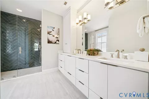 Bath - 3307 Stuart Ave, Richmond, VA 23221 photo 1 of 2