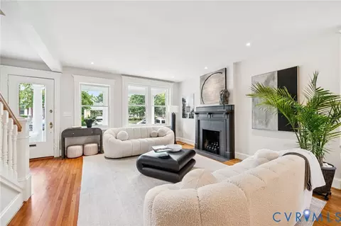 Living - 3307 Stuart Ave, Richmond, VA 23221 photo 2 of 3