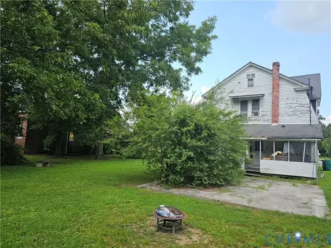 205 E Main St, Waverly, VA 23890 photo 4