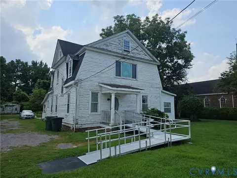 205 E Main St, Waverly, VA 23890 photo 2