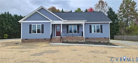 1250 Heron Point Dr, Tappahannock, VA 22560