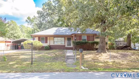 316 Holly Hill Dr, Petersburg, VA 23805