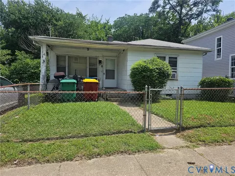 125 S Little Church St, Petersburg, VA 23803