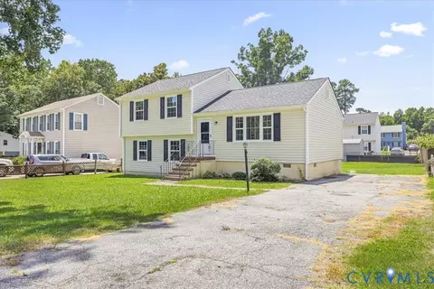 1618 Old Iron Rd, Hopewell, VA 23860