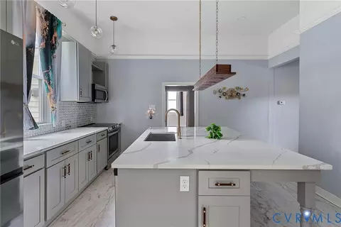 166 Wright Ave, Colonial Heights, VA 23834