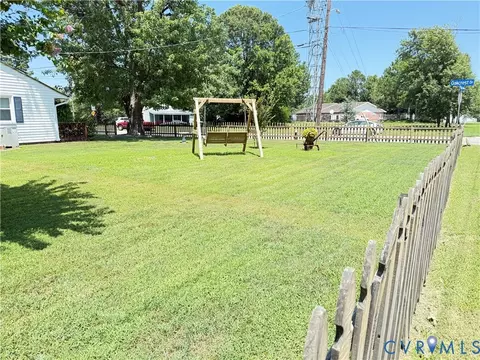 1461 E Pembroke Ave, Hampton, VA 23663