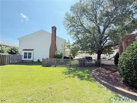 40 Riverchase Dr, Hampton, VA 23669 photo 3