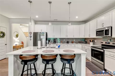7706 Leeds Castle Ln, New Kent, VA 23124