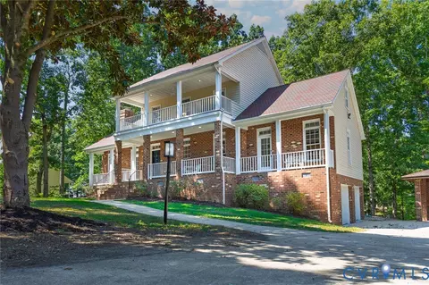 20218 Oak River Ct, Petersburg, VA 23803