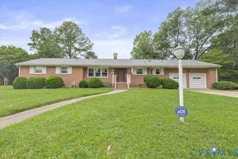 1012 Lakewood Dr, Colonial Heights, VA 23834