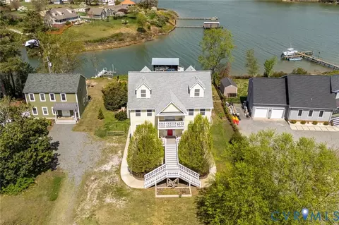 1667 Locust Grove Rd, Topping, VA 23169