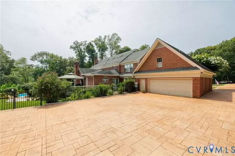 Exterior - 2303 Bream Dr, Midlothian, VA 23113 photo 6 of 11