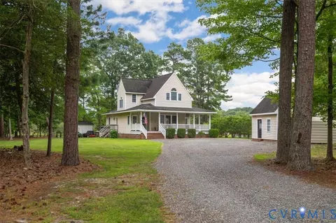 467 Morse Point Rd, Port Haywood, VA 23138