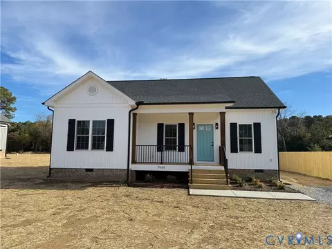 7949 Pennsylvania Ave, West Point, VA 23181