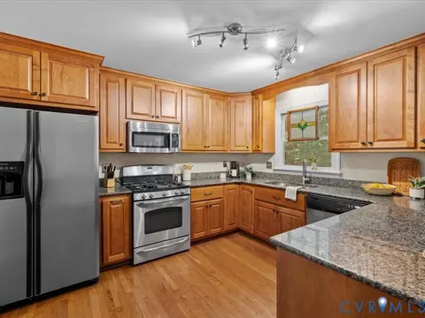 5804 Maple Brook Dr, Midlothian, VA 23112 photo 23