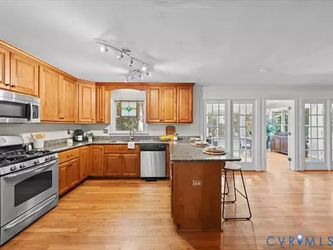 5804 Maple Brook Dr, Midlothian, VA 23112 photo 3