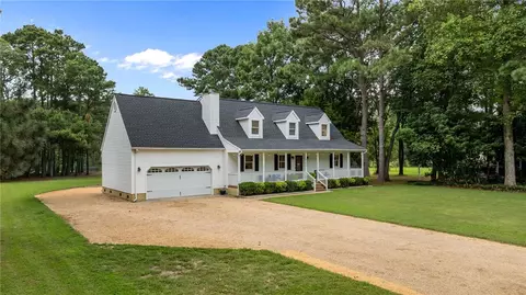 6353 Drum Point Ln, Gloucester, VA 23061