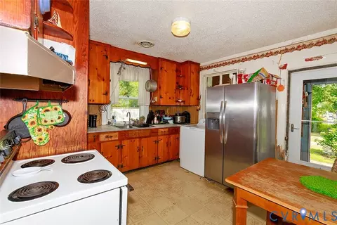 Kitchen - 889 W Main St, Smithfield, VA 23430 photo 1 of 2