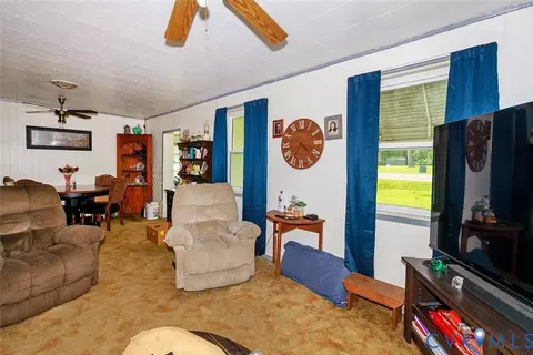 Living - 889 W Main St, Smithfield, VA 23430 photo 3 of 3