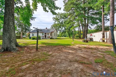 Exterior - 889 W Main St, Smithfield, VA 23430 photo 11 of 13