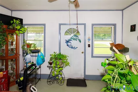 Entry Way - 889 W Main St, Smithfield, VA 23430 photo 1 of 2