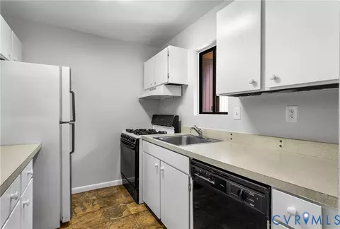 Kitchen - 11814 N Briar Patch Dr, Midlothian, VA 23113 photo 1 of 3