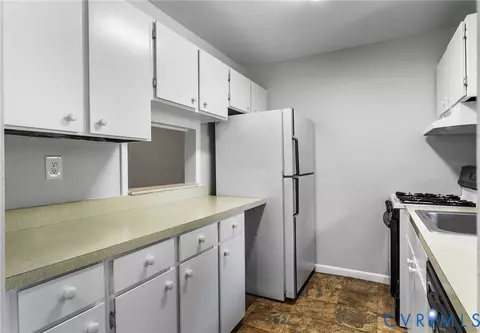 Kitchen - 11814 N Briar Patch Dr, Midlothian, VA 23113 photo 3 of 3