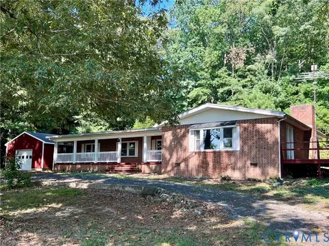 8739 River Rd, Lancaster, VA 22503
