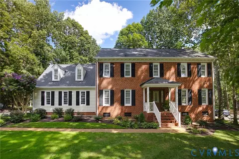 2441 Swanhurst Dr, Midlothian, VA 23113