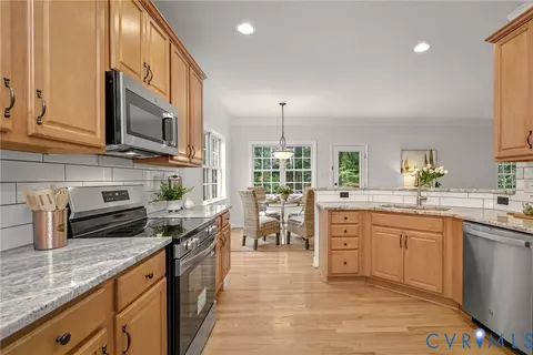 Kitchen - 14618 Windjammer Dr, Midlothian, VA 23112 photo 3 of 9