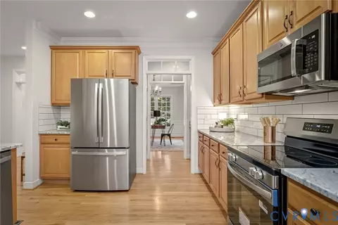 Kitchen - 14618 Windjammer Dr, Midlothian, VA 23112 photo 6 of 9