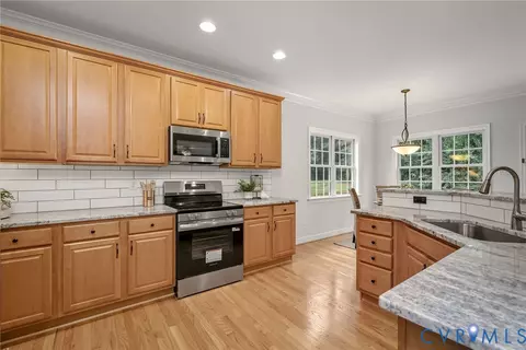 Kitchen - 14618 Windjammer Dr, Midlothian, VA 23112 photo 1 of 9