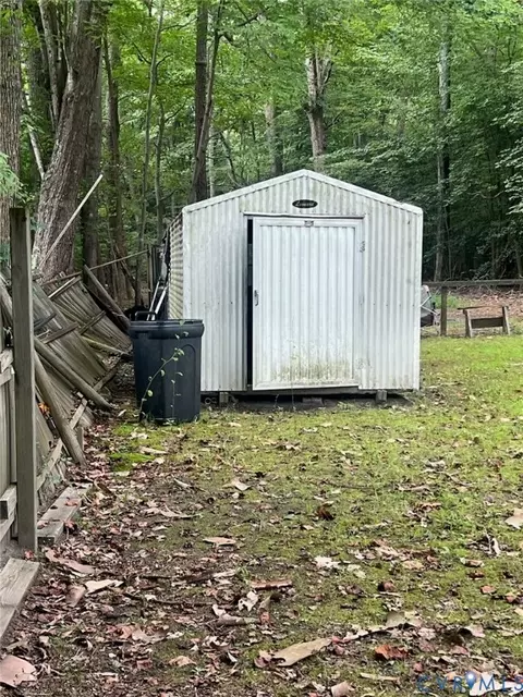 7945 Crab Thicket Rd, Gloucester, VA 23061 photo 4