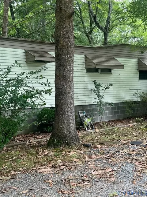 7945 Crab Thicket Rd, Gloucester, VA 23061 photo 2
