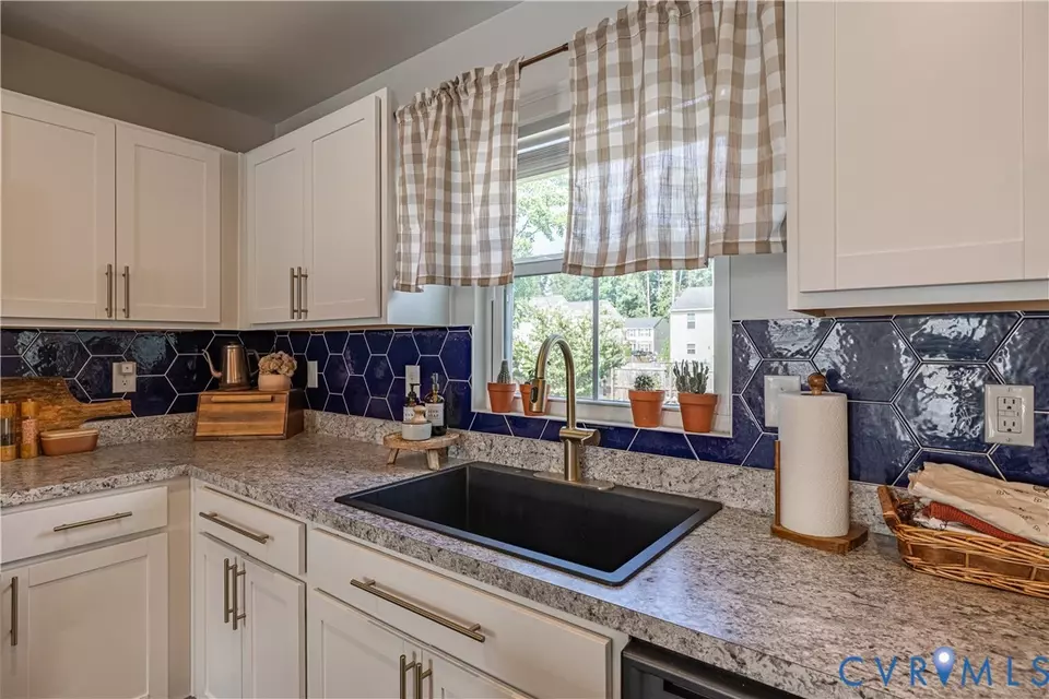 Kitchen - 5505 Noble Ave, Richmond, VA 23227 photo 2 of 7