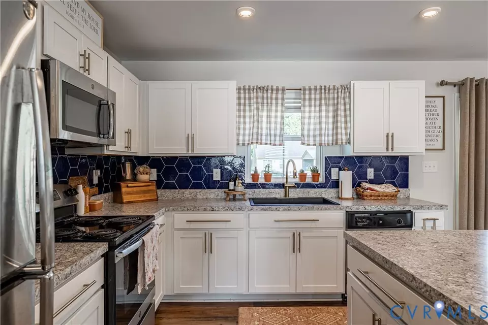 Kitchen - 5505 Noble Ave, Richmond, VA 23227 photo 3 of 7