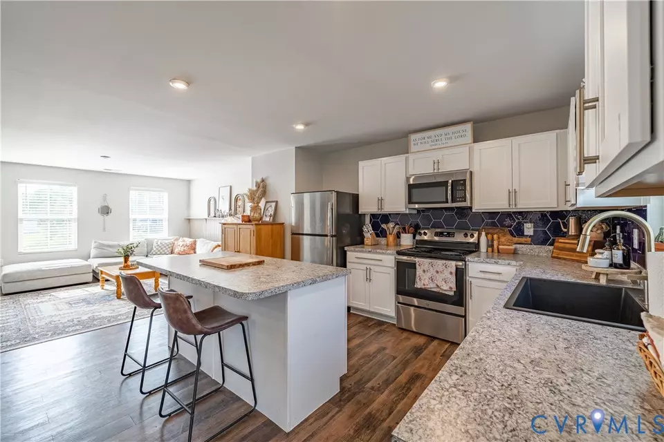 Kitchen - 5505 Noble Ave, Richmond, VA 23227 photo 6 of 7