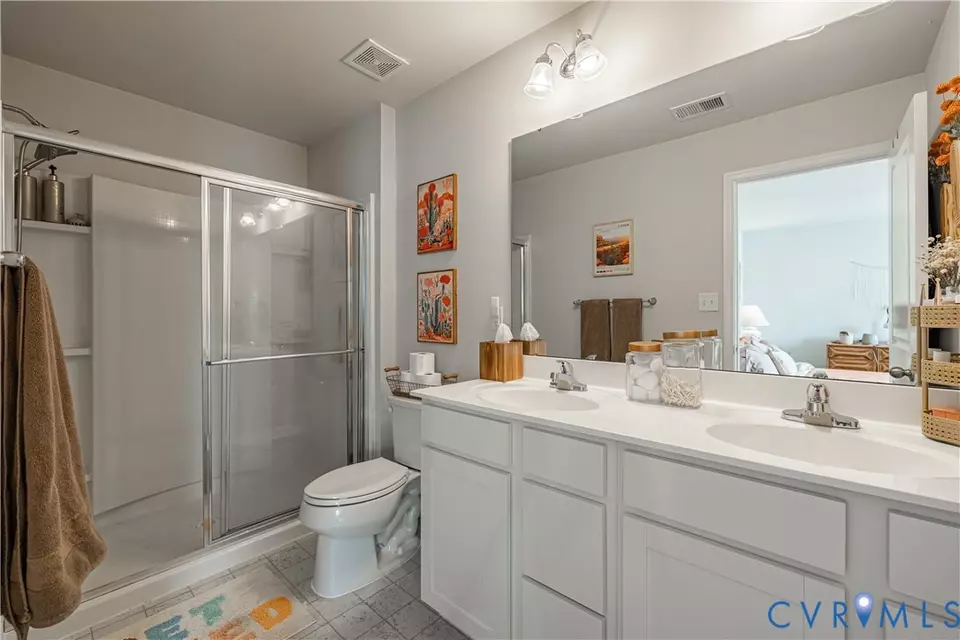 Bath - 5505 Noble Ave, Richmond, VA 23227 photo 2 of 3