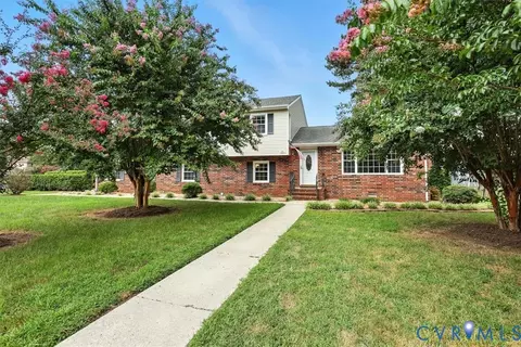 101 Stratford Dr, Colonial Heights, VA 23834