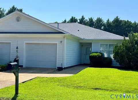 13 Bay Ct, Kilmarnock, VA 22482