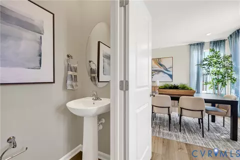 Entry Way - 6119 Primrose Path Rd, Richmond, VA 23224 photo 4 of 6