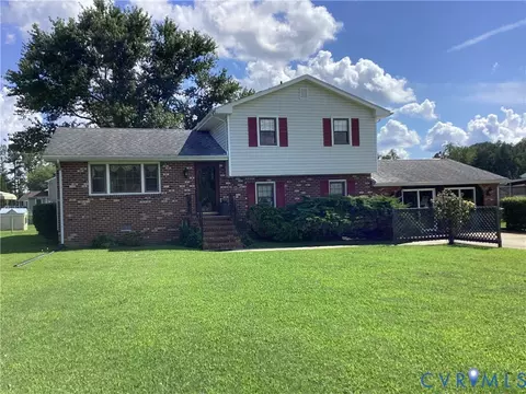 2405 Burgage Ln, South Prince George, VA 23805