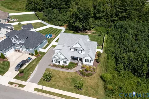 102 Octavia Dr, Yorktown, VA 23693