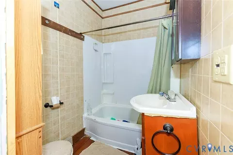 Bath - 298 Colonial Trl, Surry, VA 23883 photo 1 of 1