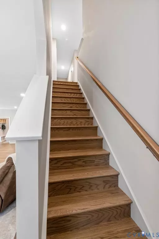 Entry Way - 17100 Melbrook Ct, Moseley, VA 23120 photo 6 of 8