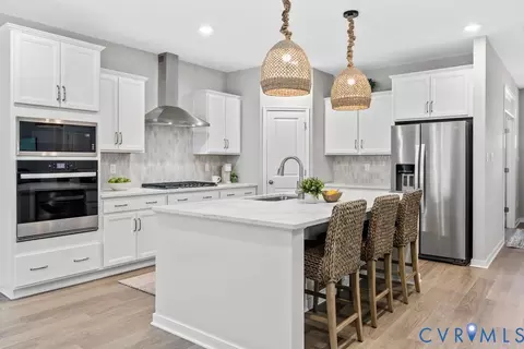 Kitchen - 17100 Melbrook Ct, Moseley, VA 23120 photo 1 of 4