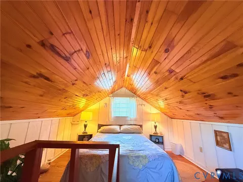 Bedroom - 12509 Sam Snead Hwy, Warm Springs, VA 24484 photo 8 of 9