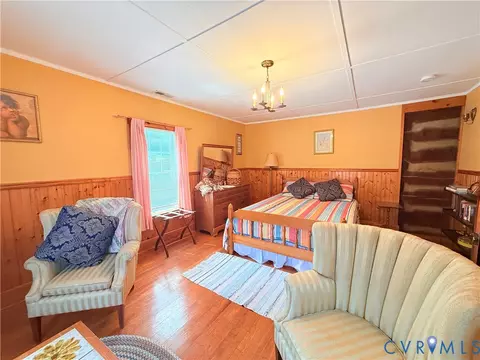 Bedroom - 12509 Sam Snead Hwy, Warm Springs, VA 24484 photo 5 of 9