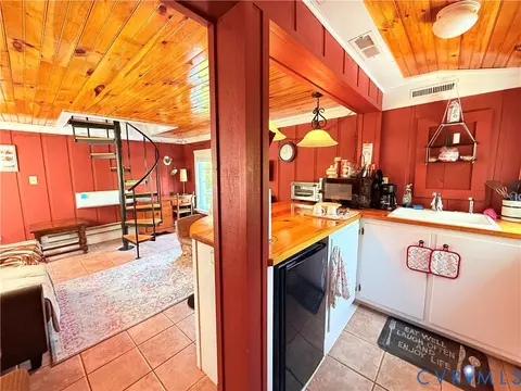 Kitchen - 12509 Sam Snead Hwy, Warm Springs, VA 24484 photo 4 of 6