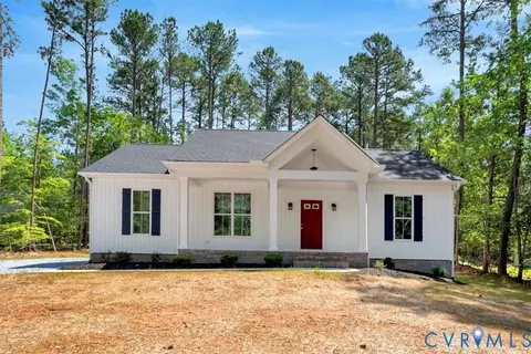 548 Anchor Dr, Bracey, VA 23919